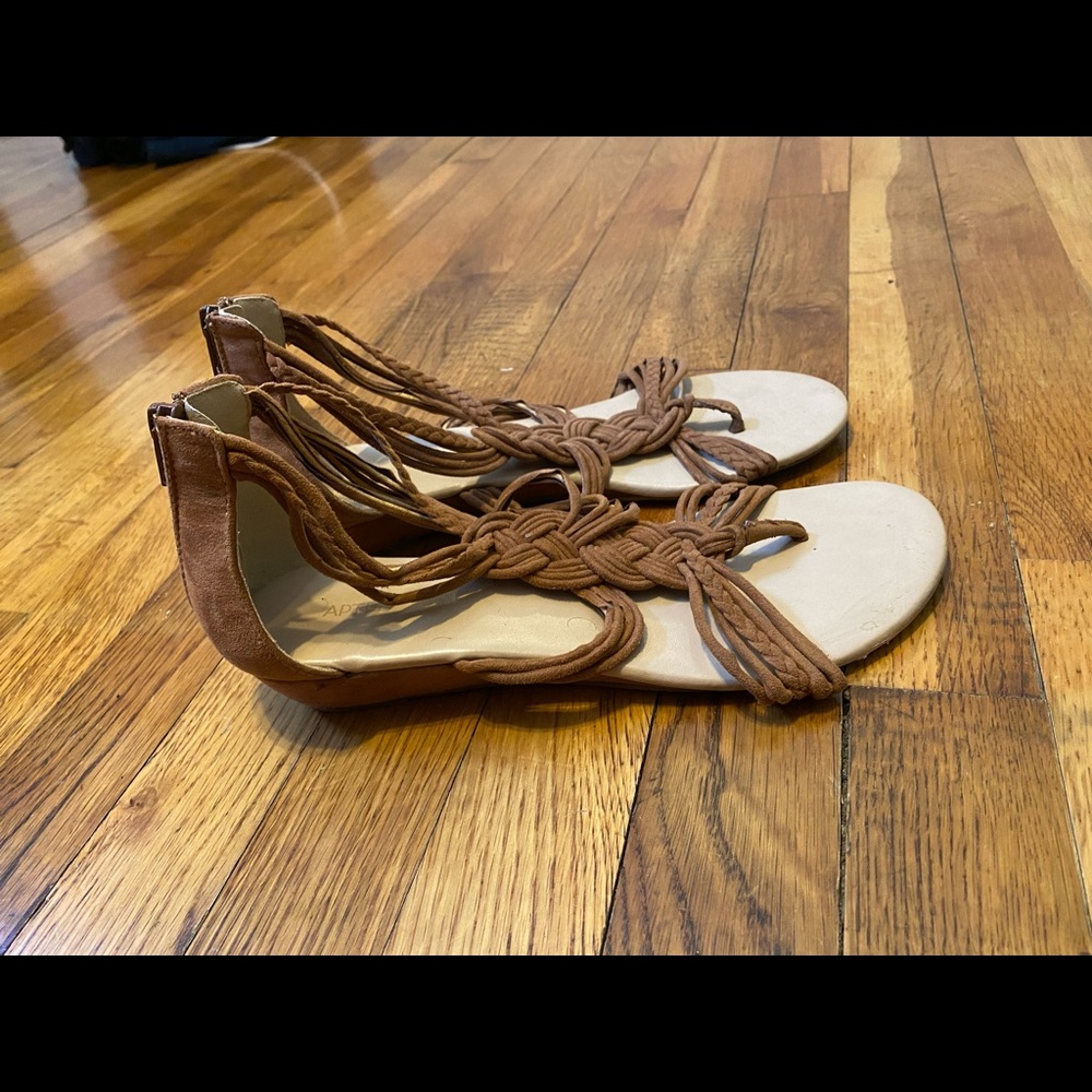 Brown sandals size 8
